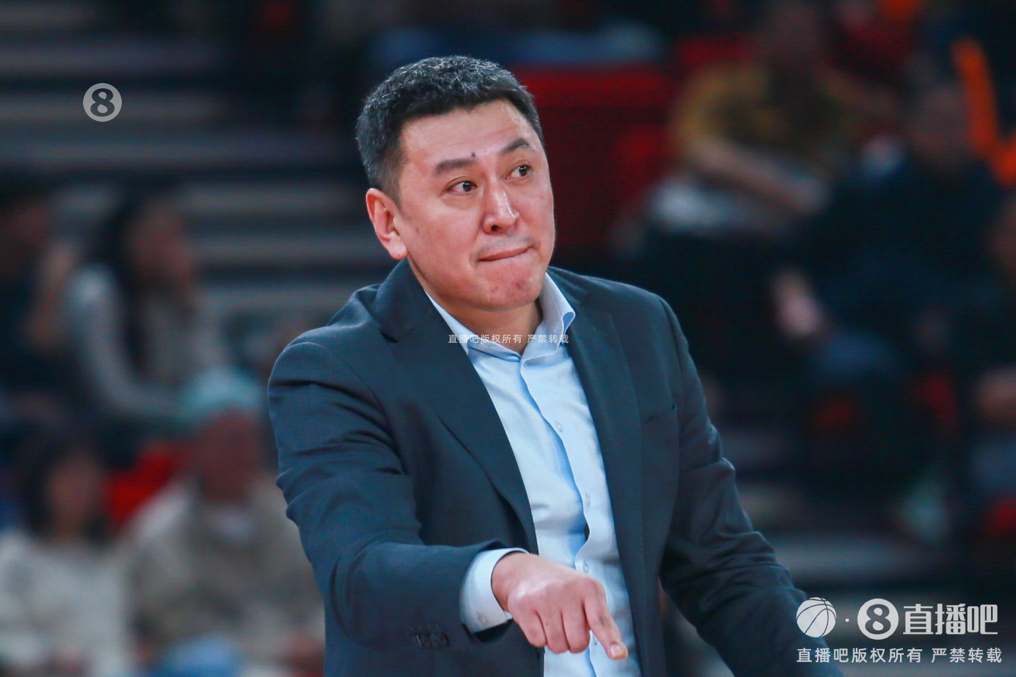 探长：王世龙将离开浙江主教练岗位 今晚战广东预计由助教带队